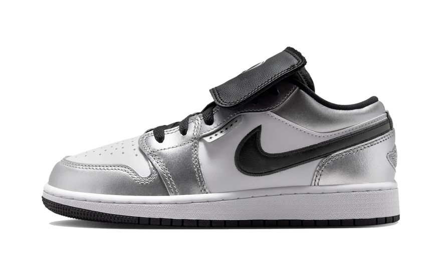 Air Jordan 1 Low SE Metallic Silver Tiempo: el AJ1 que nació en el césped y se quedó en la calle