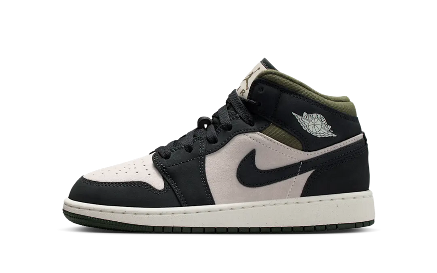 Air Jordan 1 Mid Off Noir Medium Olive — Nezbytný Mid pro městský styl