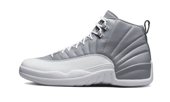 Air Jordan 12 Stealth: La scarpa indispensabile per lo stile urbano e la prestazione