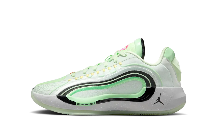 Air Jordan Luka 4 Navigatore Spaziale — Stile futuristico e prestazioni in campo
