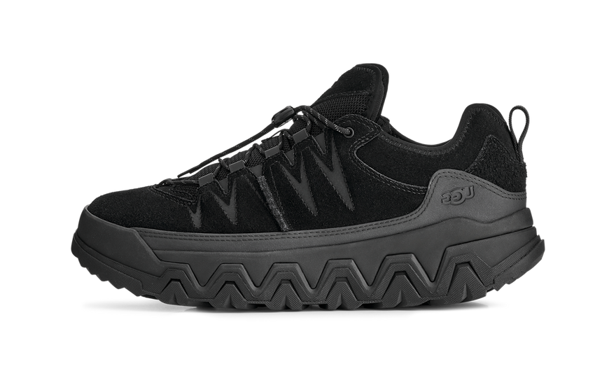 UGG CapTrail Low Μαύρο: το αστικό παπούτσι που κυριαρχεί σε μονοπάτια και πόλη