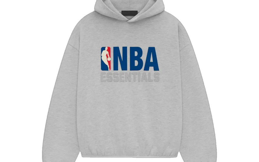 Fear of God Essentials SS25 NBA Hoodie Gris Chiné Clair : le sweat à capuche incontournable du SS25