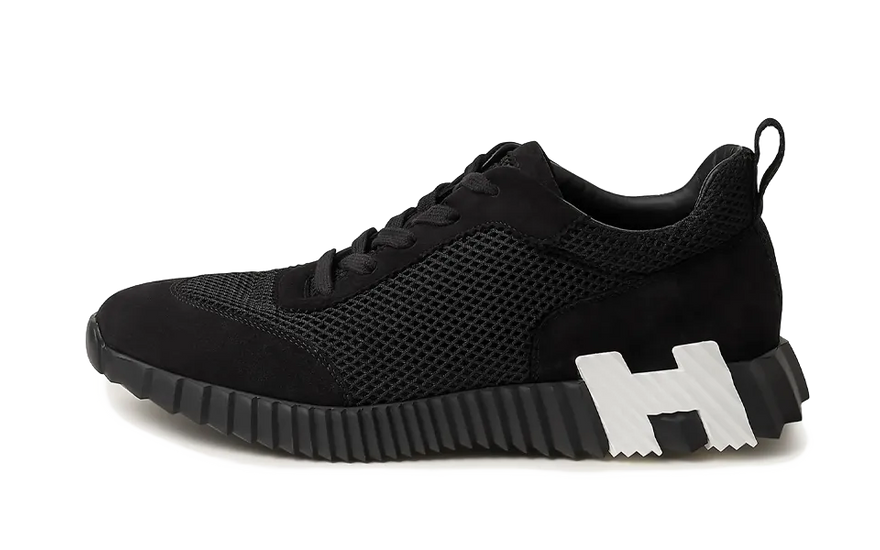 Hermes Paris Bouncing Black: la sneaker de lujo total black que lo combina con todo