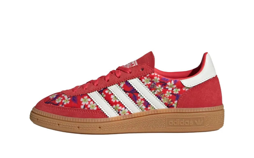 Liberty London x Adidas Handbal Spezial GS Bloemrijk Rood — De onmisbare bloemrijke must-have van het seizoen