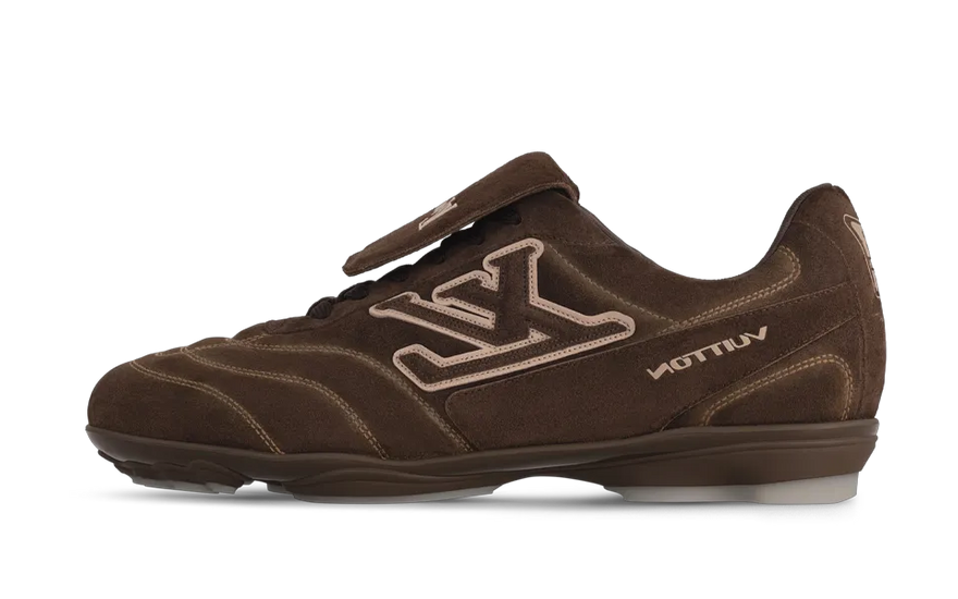 Louis Vuitton LV Footprint Soccer Brown: la zapatilla de fútbol de Pharrell que se lleva fuera del campo