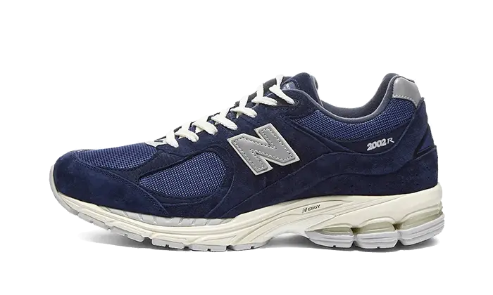New Balance 2002R Navy Grey: la zapatilla retro que redefine el streetwear