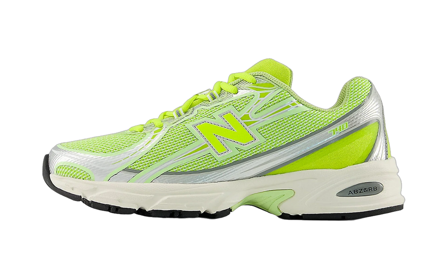 New Balance 740 Timberwolf Afterglow: el runner de los 2000 que se ha convertido en fondo de armario