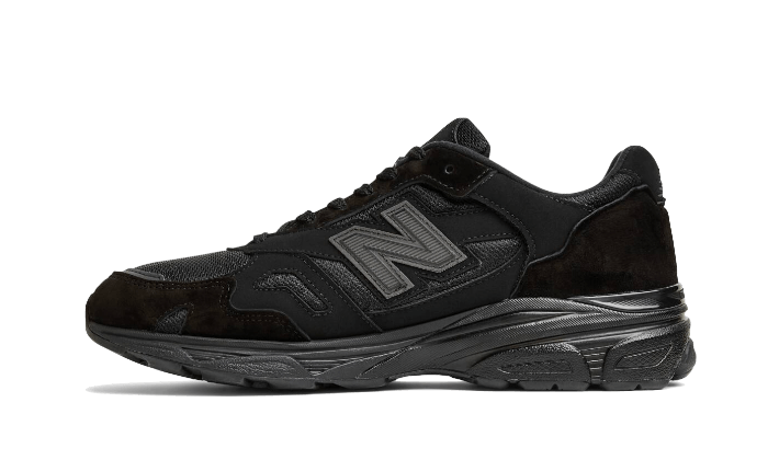 New Balance 920 MiUK Black Grey: la runner Made in UK que se ha colado en todos los fits de 2026