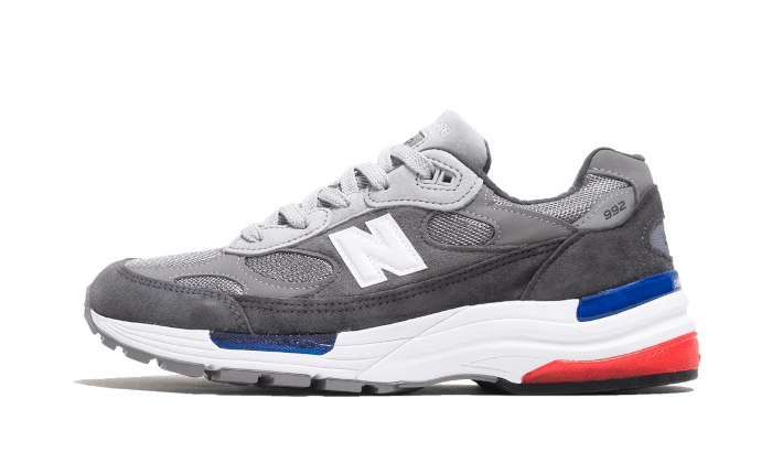 New Balance 992 Grey Blue Red: la silueta gris que domina el streetwear en 2026