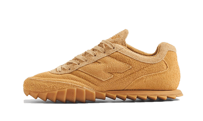 New Balance RC30 AURALEE Tan: la colaboración de ante japonés que domina los looks tonales