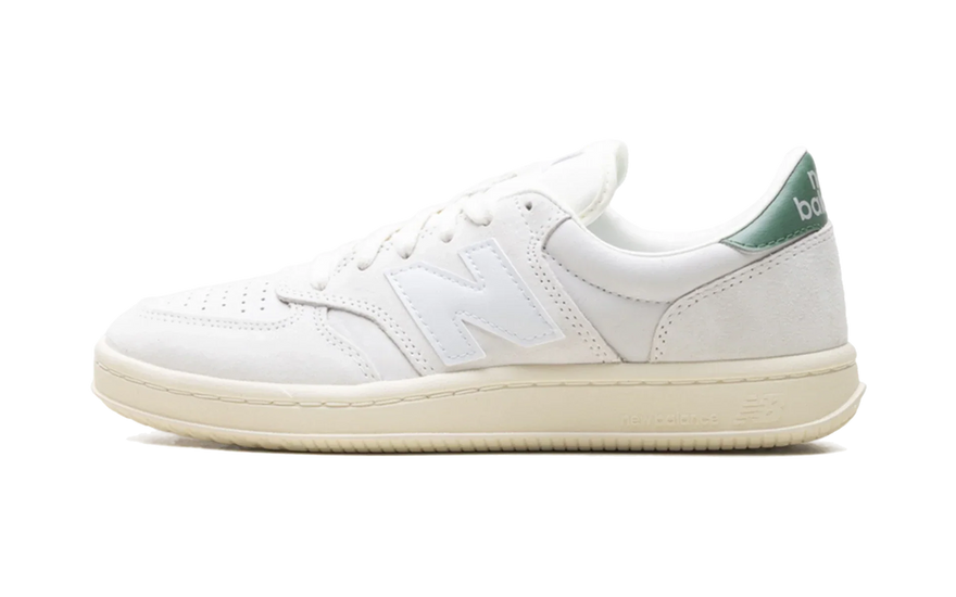 New Balance T500 Reflection Nori: la zapatilla de tenis de 1982 que se ha colado en el streetwear de 2026
