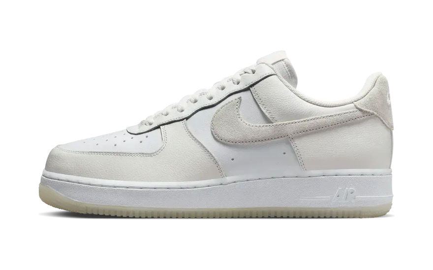 Nike Air Force 1 07 LV8 Summit White Phantom: tidløst design og øjeblikkelig komfort