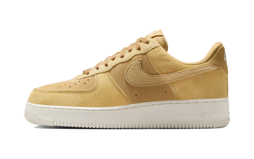 Nike Air Force 1 Low '07 Club Gold Sail: la AF1 cálida que se sale del blanco total