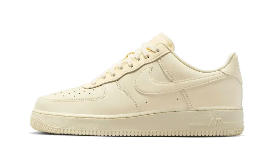 Nike Air Force 1 Low Coconut Milk — Estil minimalista i confort urbà