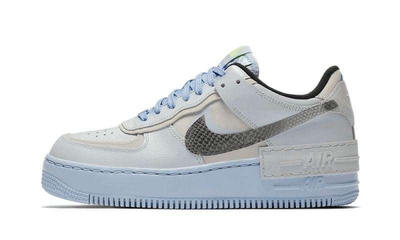 Nike Air Force 1 Low Shadow Pure Platinum Snakeskin Blue: la AF1 con doble swoosh que arrasa en 2026