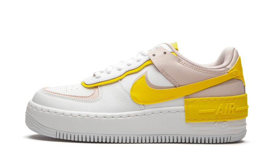 Nike Air Force 1 Low Shadow White Barely Rose Speed Yellow: la blanca con toques pastel que lo combina todo