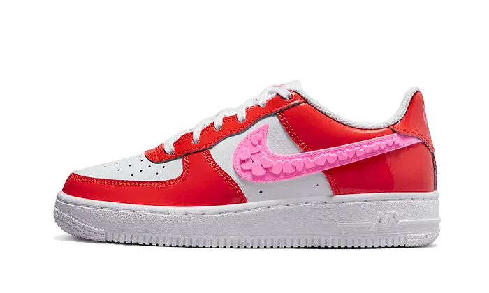 Nike Air Force 1 Low Den svatého Valentýna (2023) — Bílé tenisky s romantickým nádechem