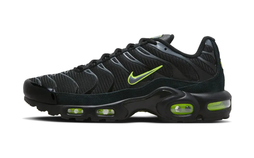 Nike Air Max Plus Black Volt: estética agresiva y comodidad Tuned Air para la calle