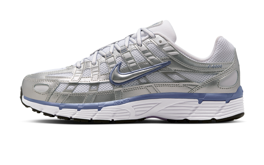 Nike P-6000 Metallic Silver World Indigo: retro urbano con confort moderno