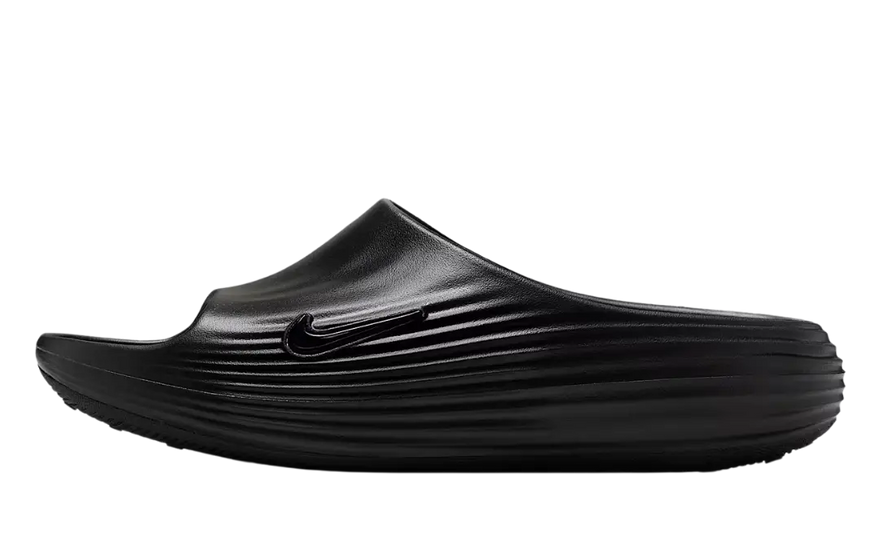 Nike ReactX Rejuven8 Slide Nero: la ciabatta che reinventa il comfort cittadino