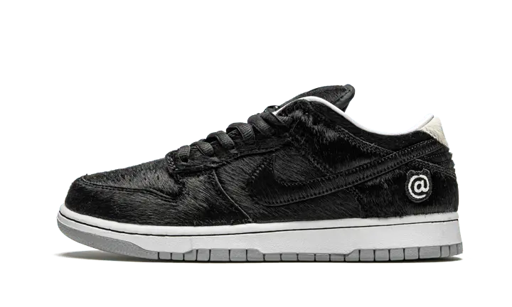 Nike SB Dunk Low BE@RBRICK Medicom Toy — A colaboração essencial para colecionadores