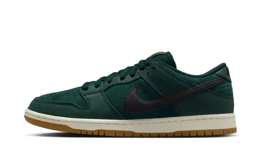 Nike SB Dunk Low Pro Deep Fir: De klassieke skate in diep groen die je moet hebben