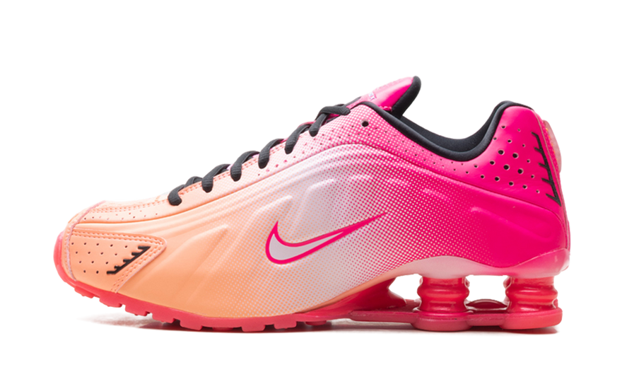 Nike Shox R4 AB Hyper Pink Black: la silueta Y2K que domina el 2026