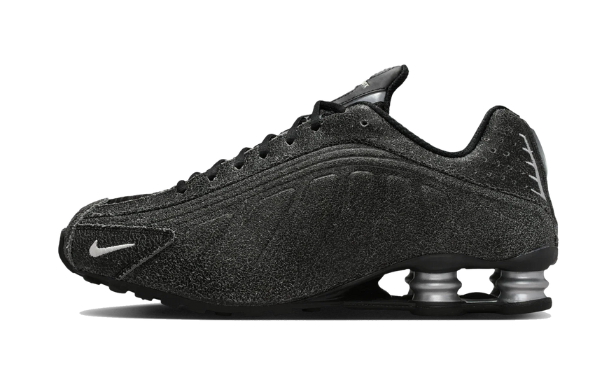 Nike Shox R4 Black Distressed Leather: la piel agrietada que devuelve las columnas al streetwear