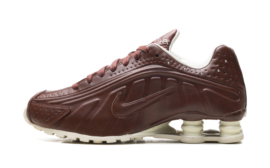 Nike Shox R4 Dark Pony: comodidad retro con estilo urbano