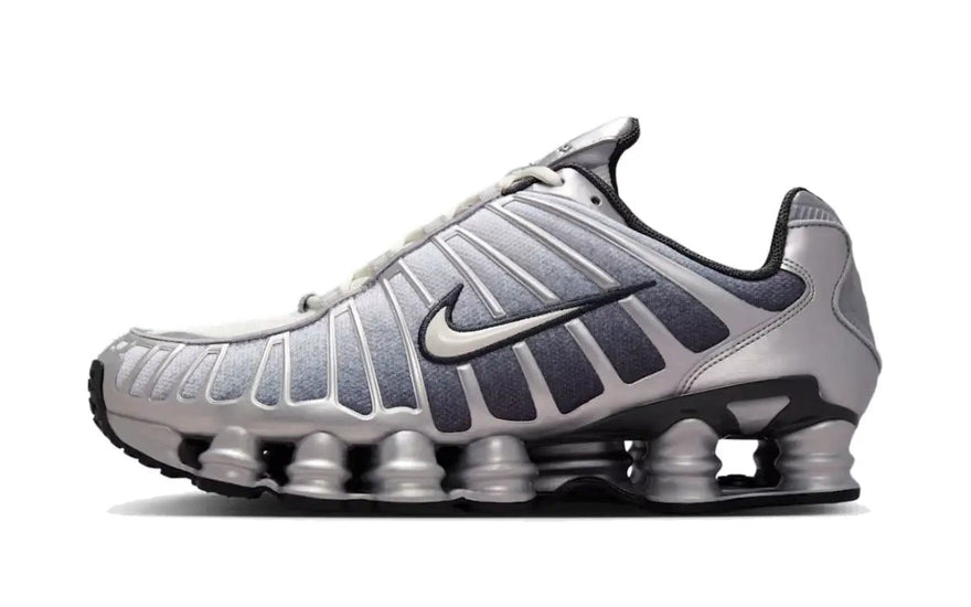 Nike Shox TL Metallic Silver: estilo metálico e amortecimento icónico