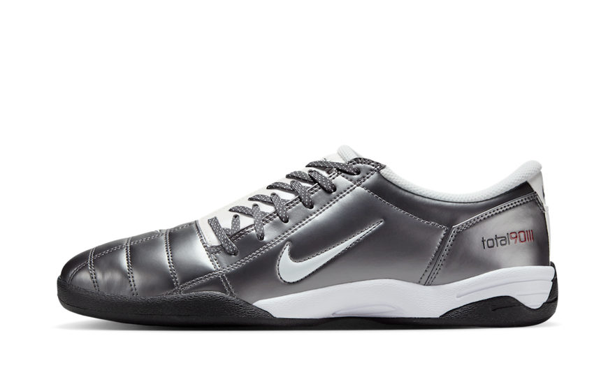 Nike Total 90 3 Light Graphite: Precision and power to dominate the field