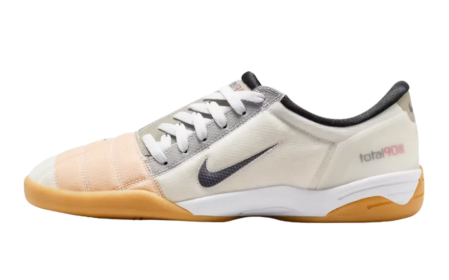Nike Total 90 3 SP White Black Gum: White football boots with rubber sole and pro performance