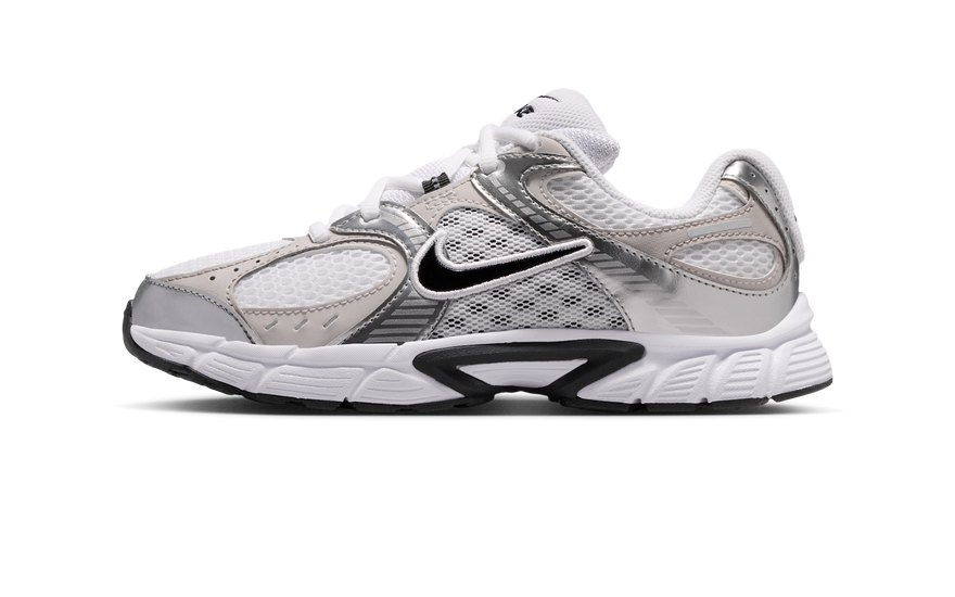 Nike V5 RNR White Vast Grey: la tech runner blanca que se agota primero (guía 2026)