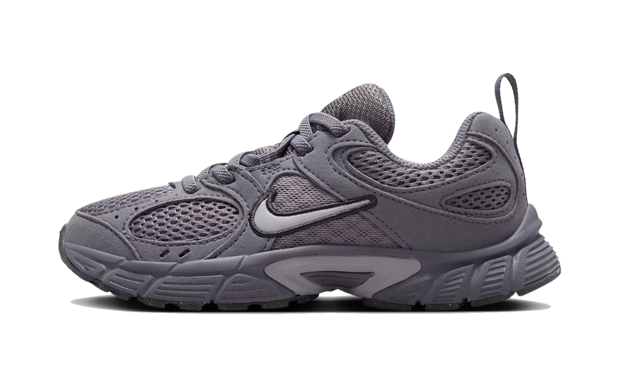 Nike V5 Runner Pencil Point Atmosphere Grey (PS): la sneaker Y2K que arrasa en el patio en 2026