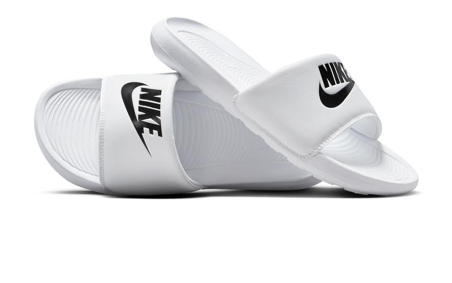 Nike Victori One White Black White: la chancla que no te vas a querer quitar este verano
