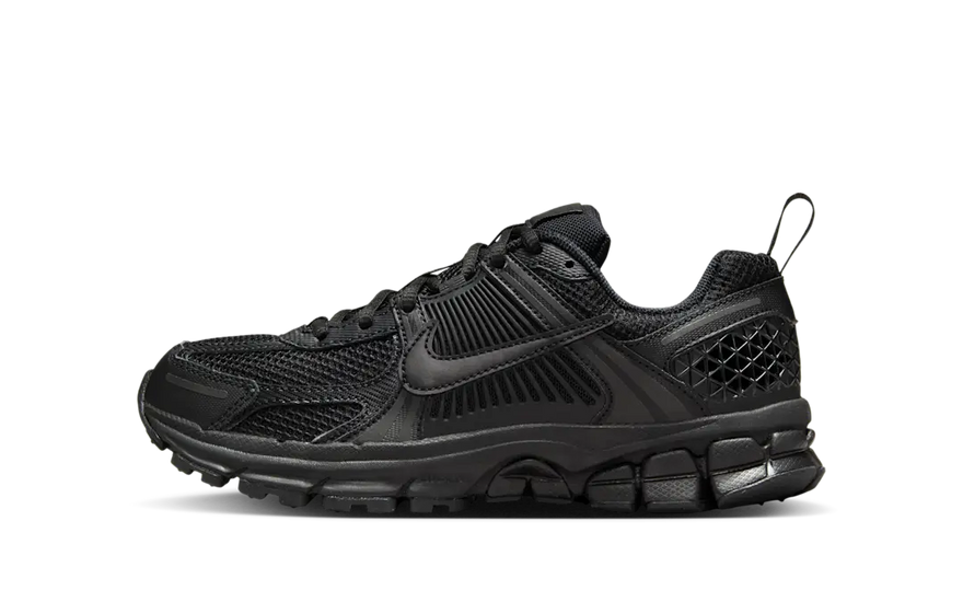 Nike Vomero 5 Black: comfort and renewed retro style for the city