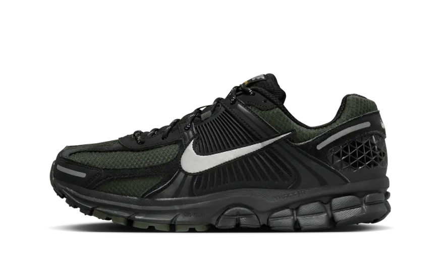 Nike Zoom Vomero 5 Black Sequoia: dark style and cushioning for long distances 