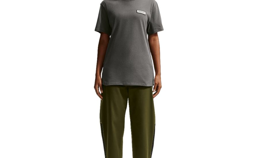Nike x Tom Sachs Men's Shop T-Shirt Midnight Fog: la camiseta minimalista que necesitas