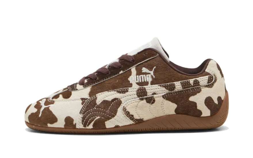 Puma Speedcat OG Cow Print (W): Tenisky s potiskem kravské kůže, které udávají směr