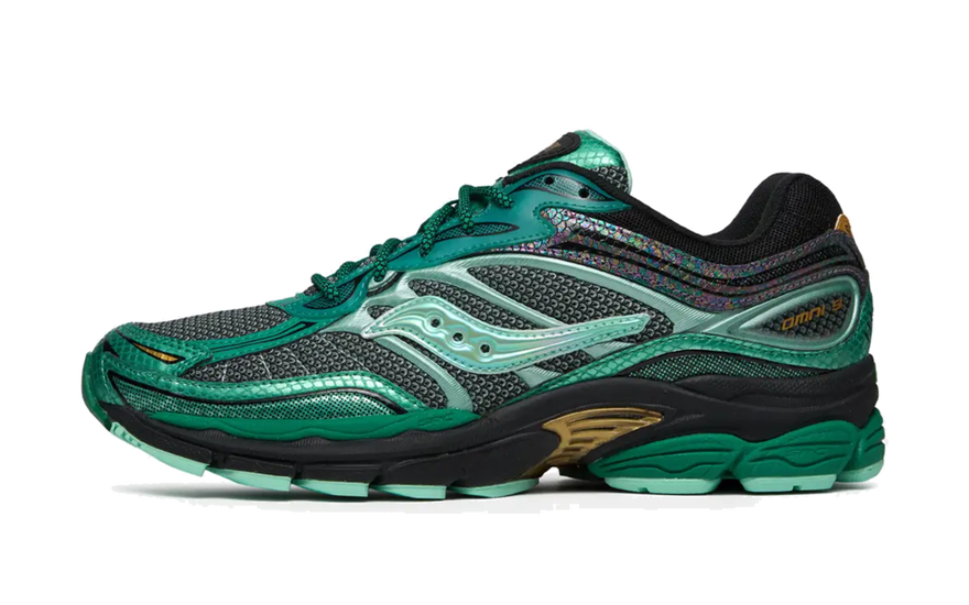 Saucony ProGrid Omni 9 Glowaconstrictor Green: la tech runner con piel de serpiente que domina 2026
