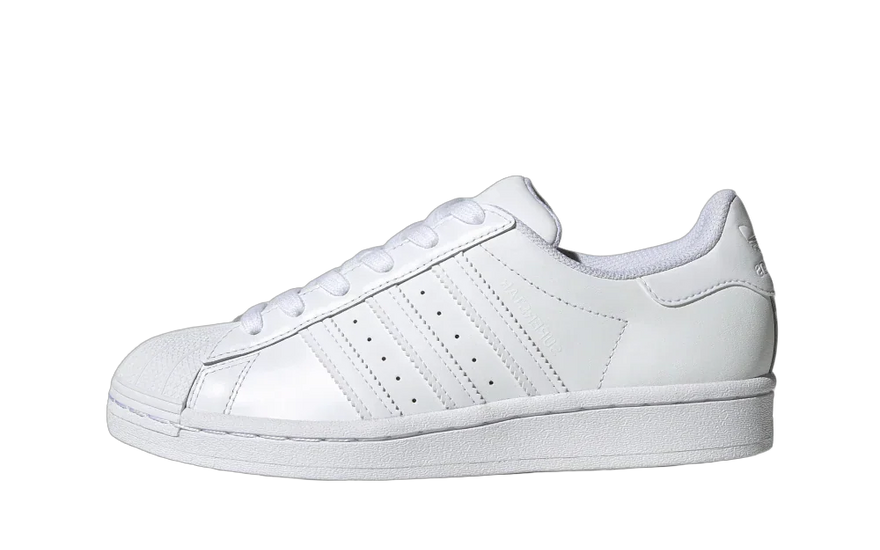 Adidas Superstar Triple White: a fehér sportcipő, amely emeli a városi megjelenésedet