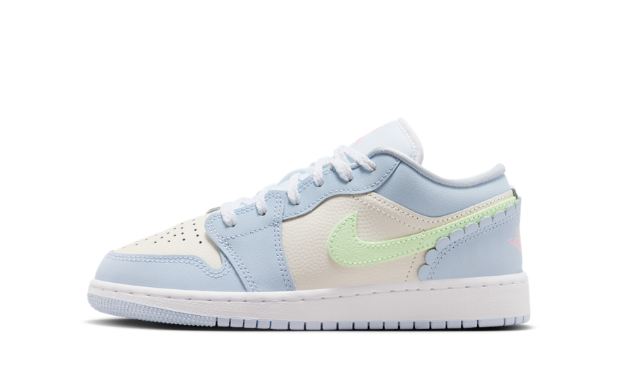 Air Jordan 1 Low SE Half Blue Sail Vapor Green: Urban style with a vintage touch