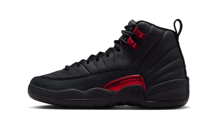 Air Jordan 12 Retro Bloodline: legado y actitud que destaca en la calle