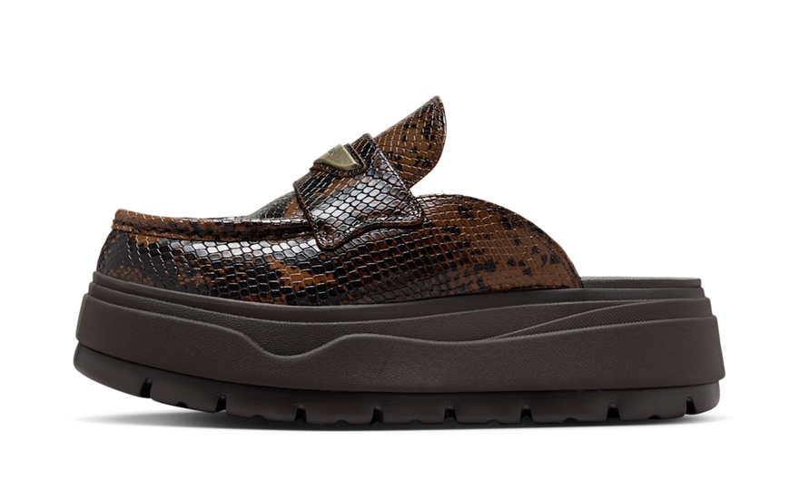 Air Jordan Mule Croc Velvet Brown: elegancia deportiva y confort inmediato