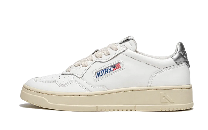 Autry Medalist White Silver: La Zapatilla Retro que lo Combina Todo