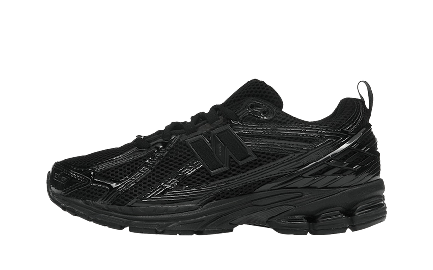 New Balance 1906R Black Patent: el charol negro que eleva tu look urbano