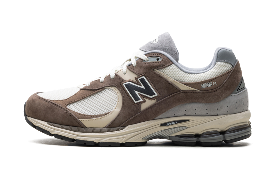 New Balance 2002R Emerging Brown: estilo retro y confort urbano