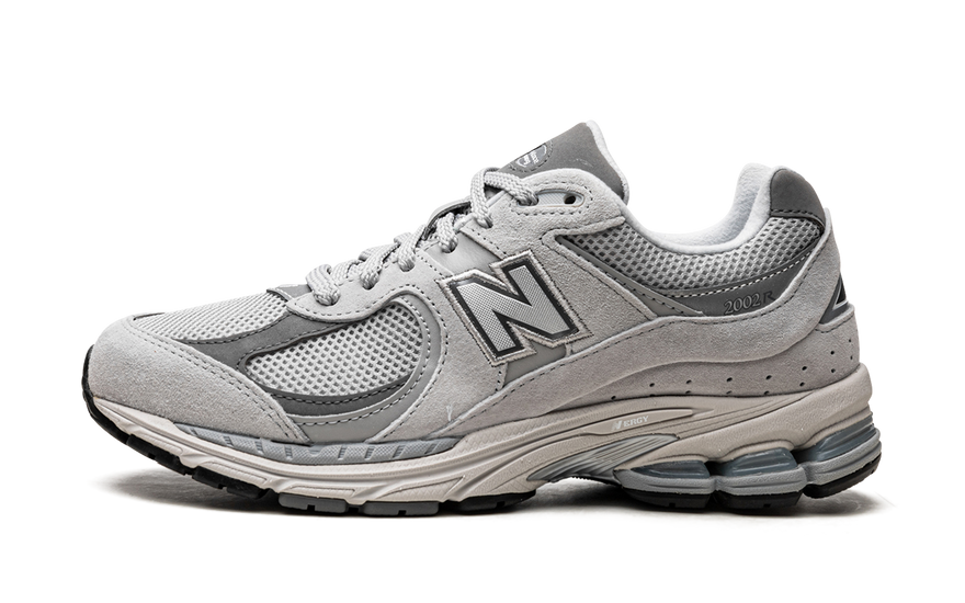 New Balance 2002R Grey: classic running with renewed urban style