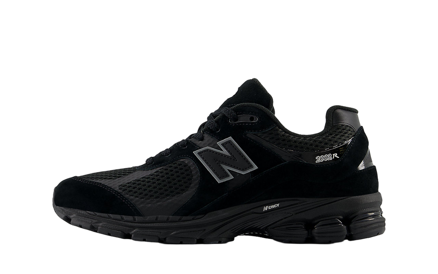 New Balance 2002R Mesh Black Metallic: the retro sneaker you need