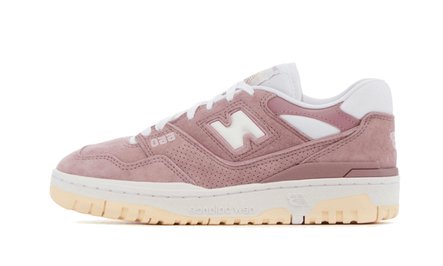 New Balance 550 Lilac Chalk Semiš: lila teniska, která oživí tvůj šatník